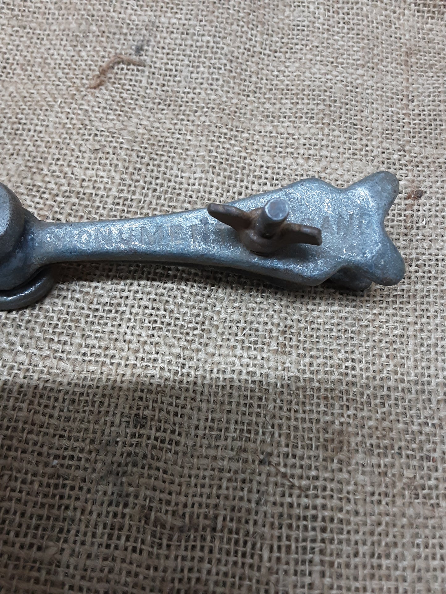 Plumbers mate Pipe holder