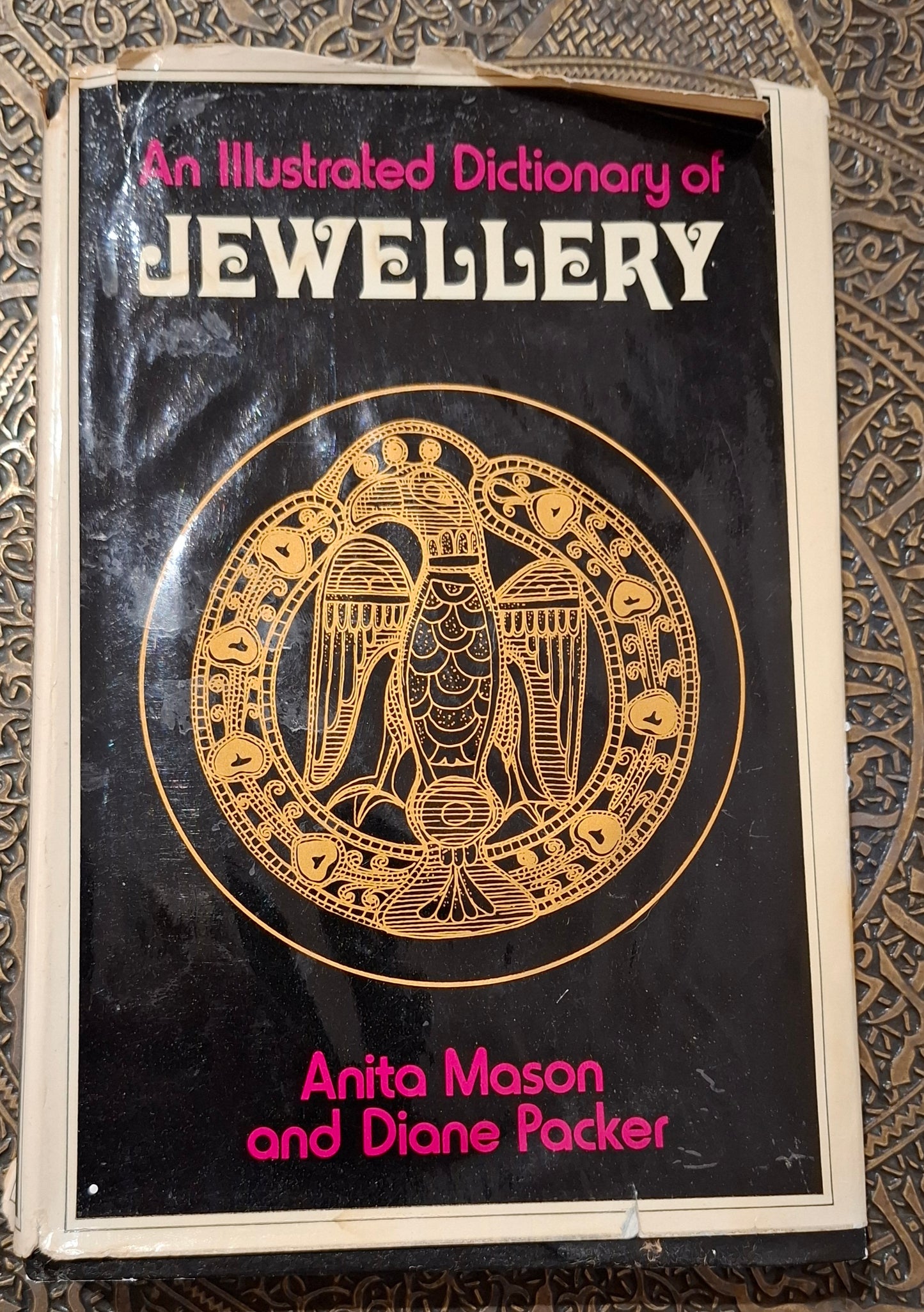 An Illustrated Dictionary of Jewellery - Anita Mason & Diane Packer