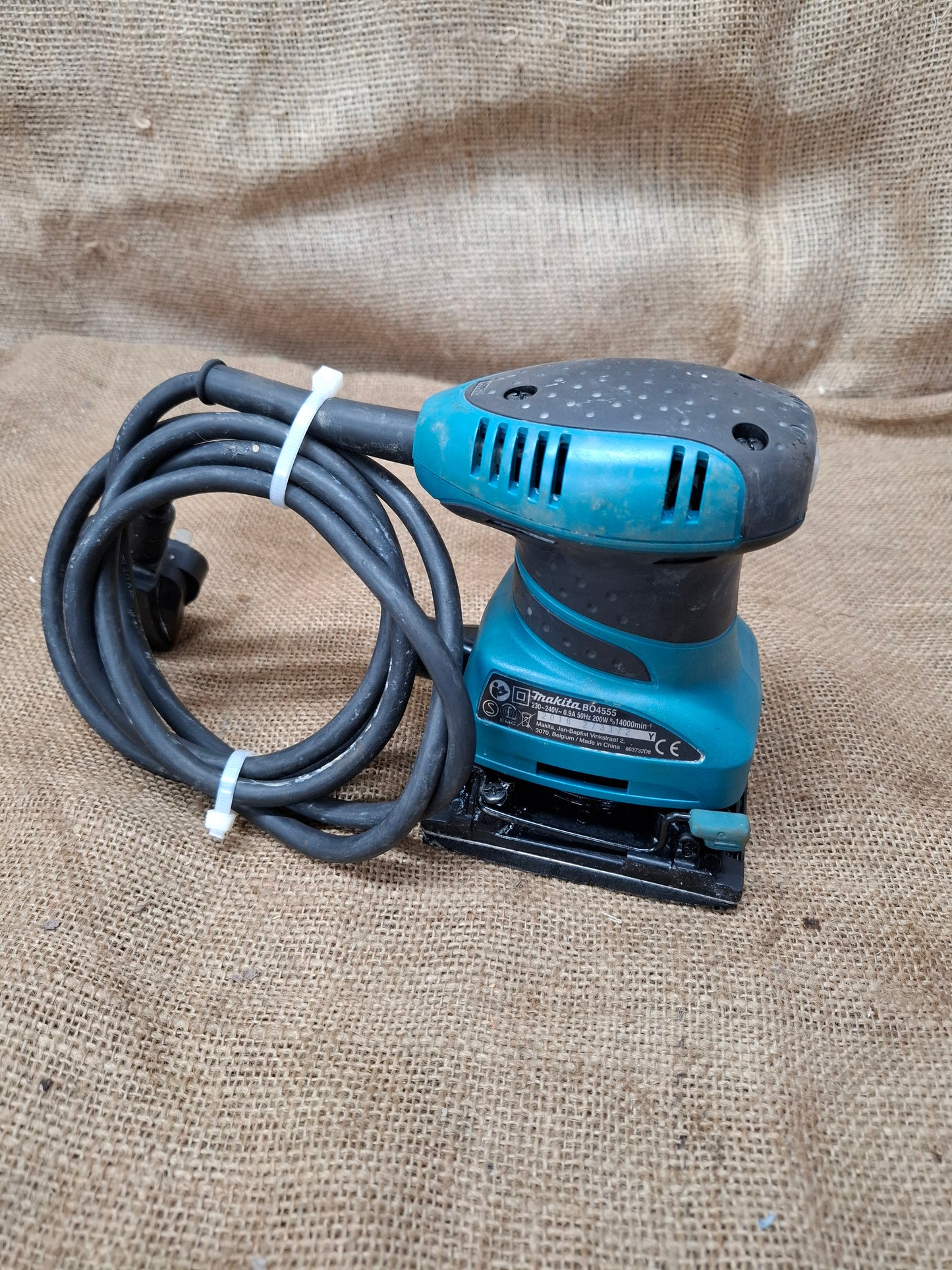 Makita BO4555 Palm Sander 240v