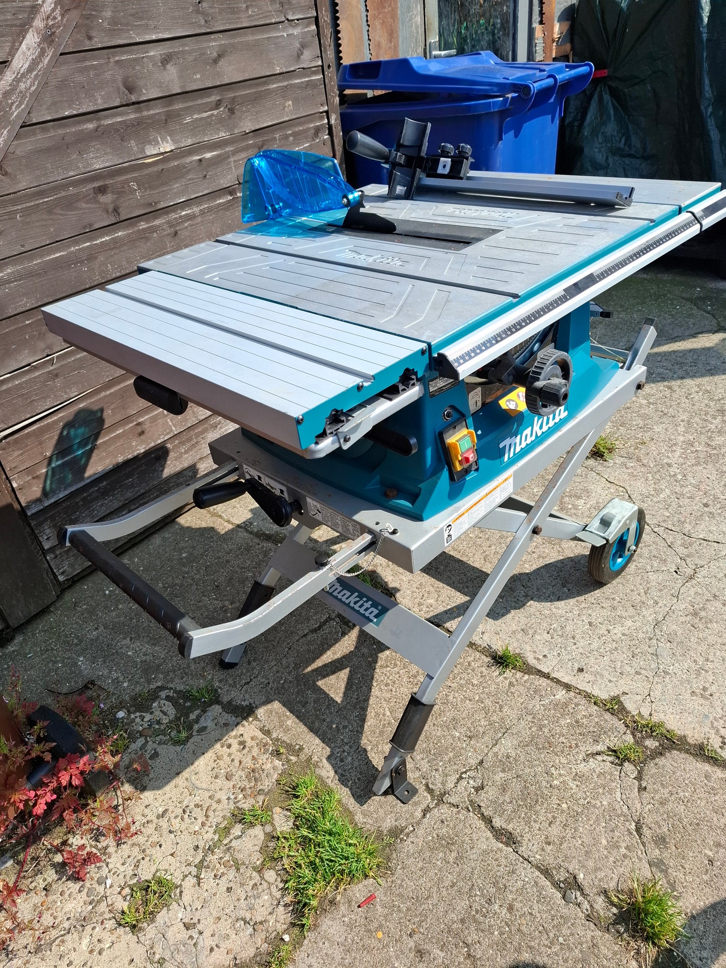 Makita MLT 100 Table Saw