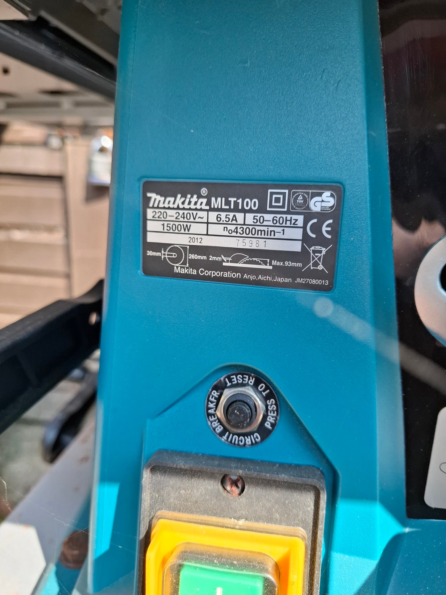 Makita MLT 100 Table Saw