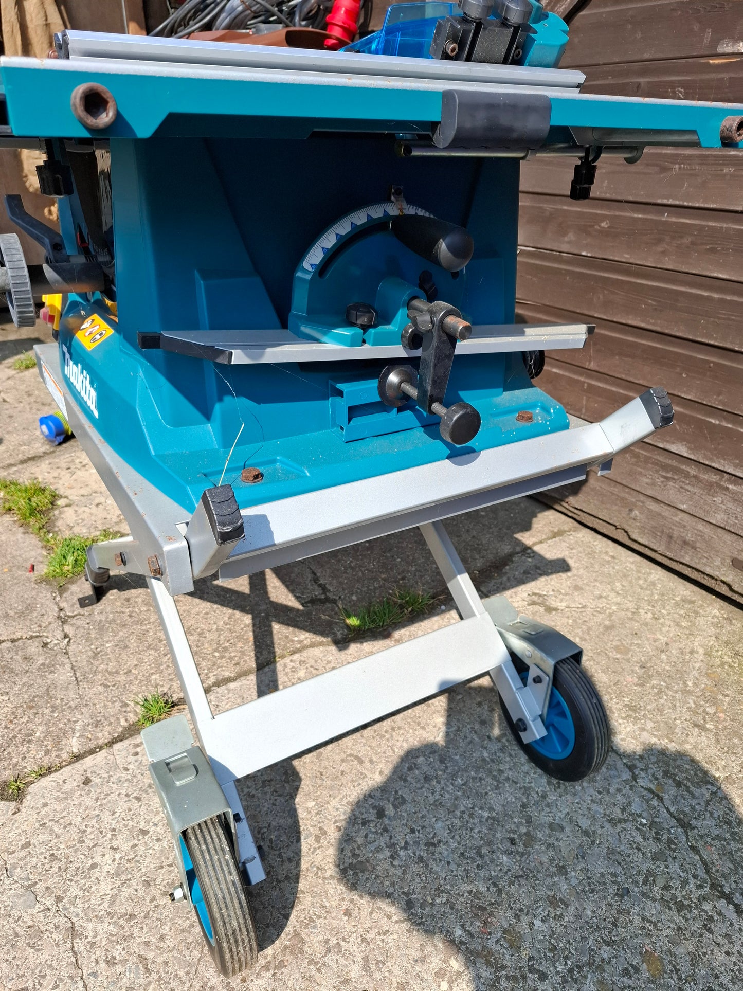Makita MLT 100 Table Saw
