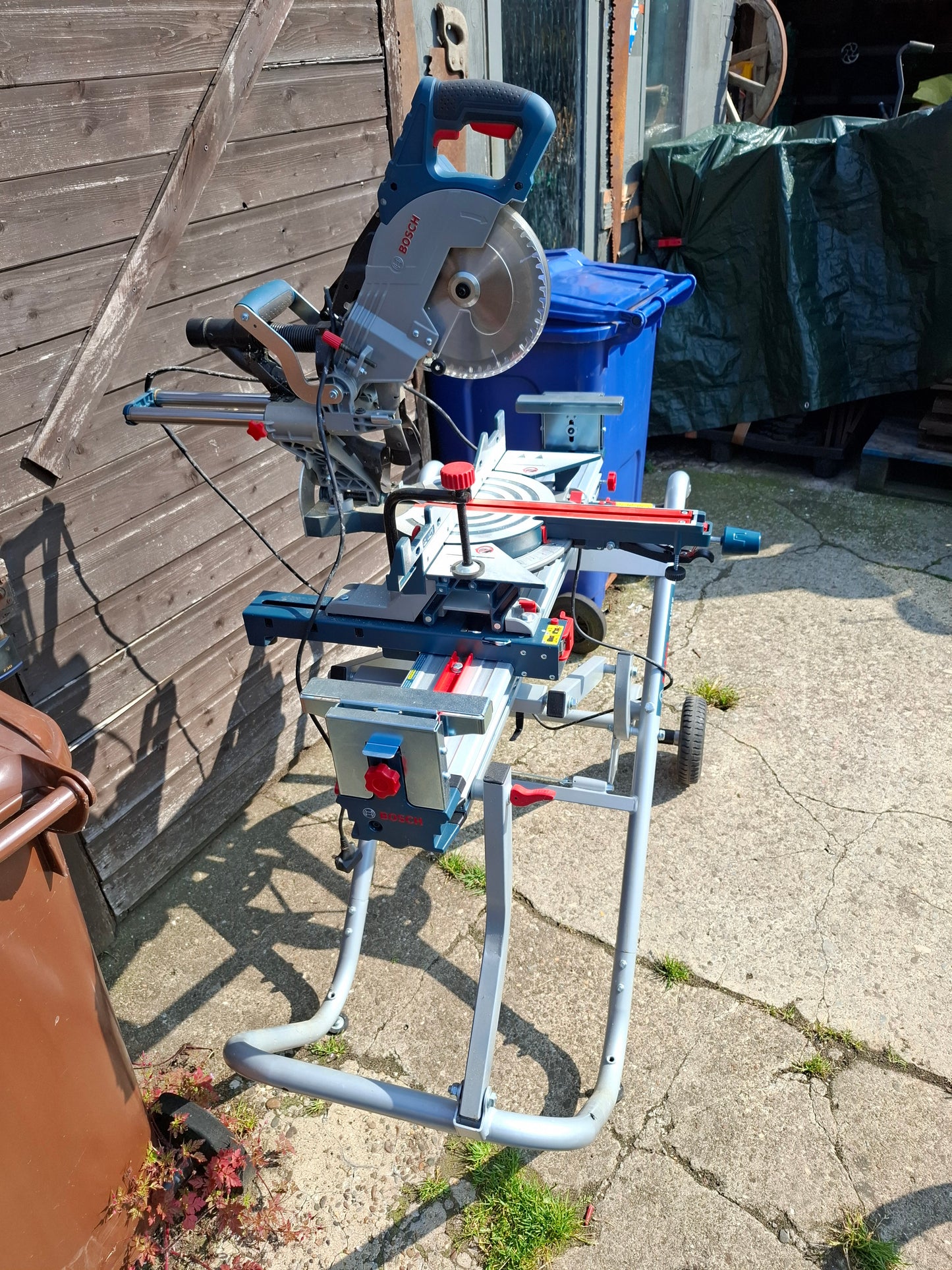 Bosch Sliding Compound Mitre Saw with Stand