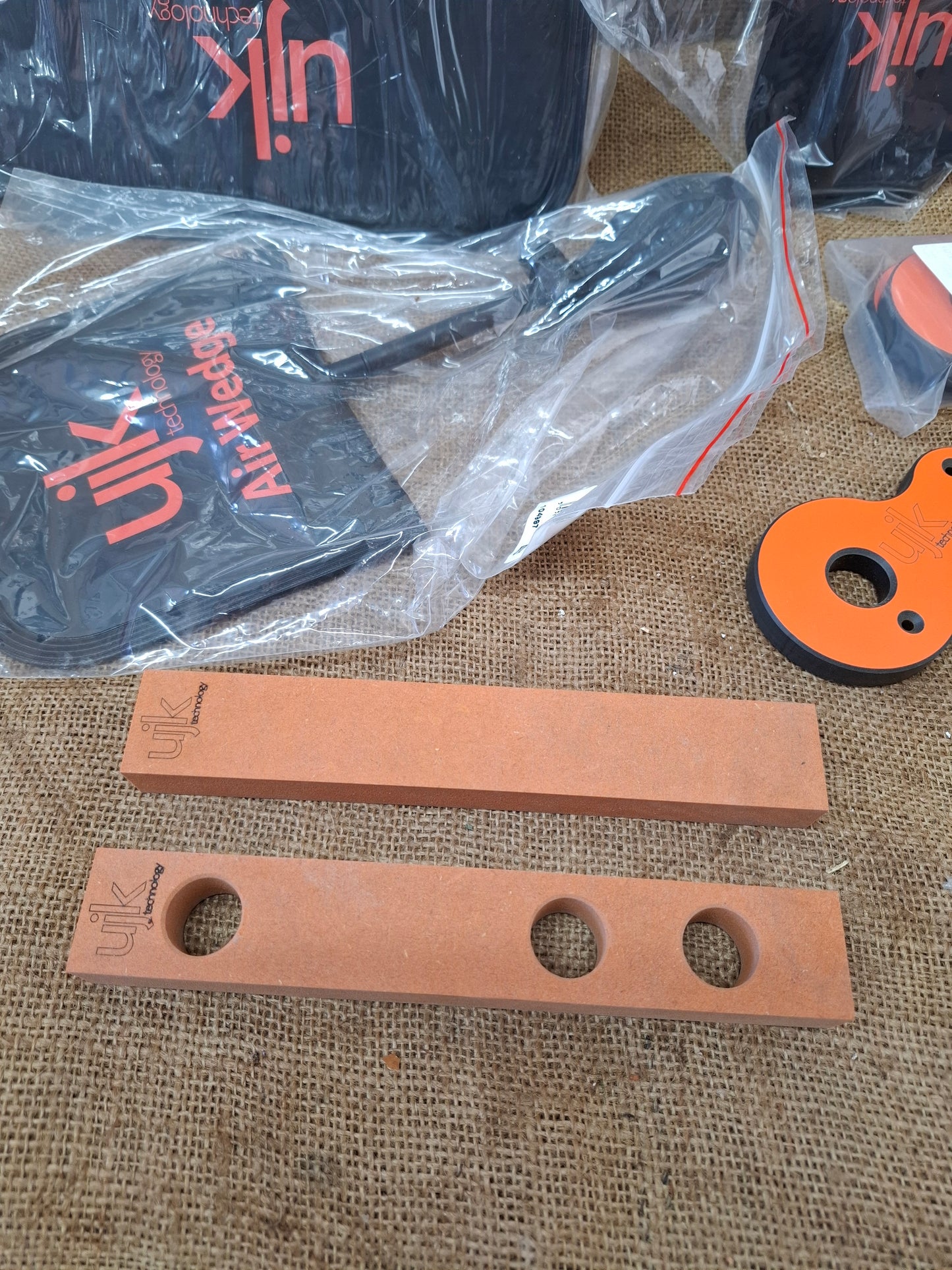Axminster Air Wedge Clamping Set UJK Technology