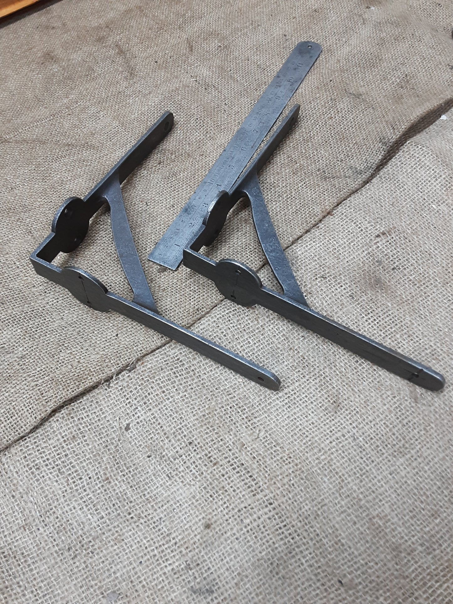 Cast Iron Shelf Bracket 7"