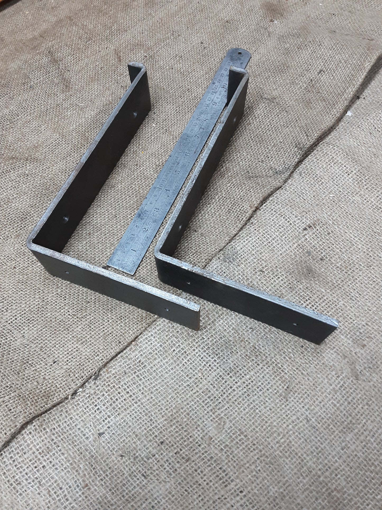 Scaffold Board Shelf Bracket Heavy Duty 9" Lipped