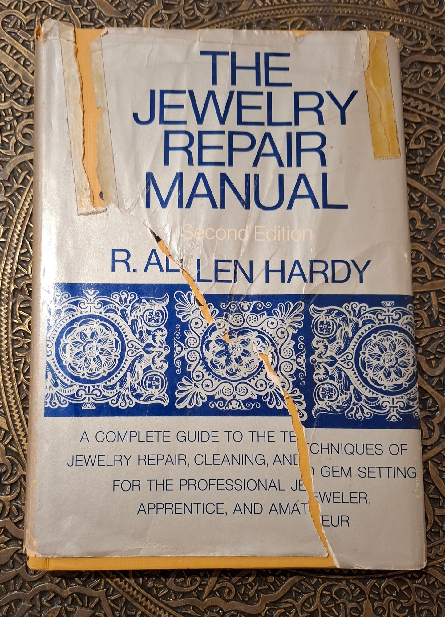 The Jewelry Repair manual - R Allen Hardy