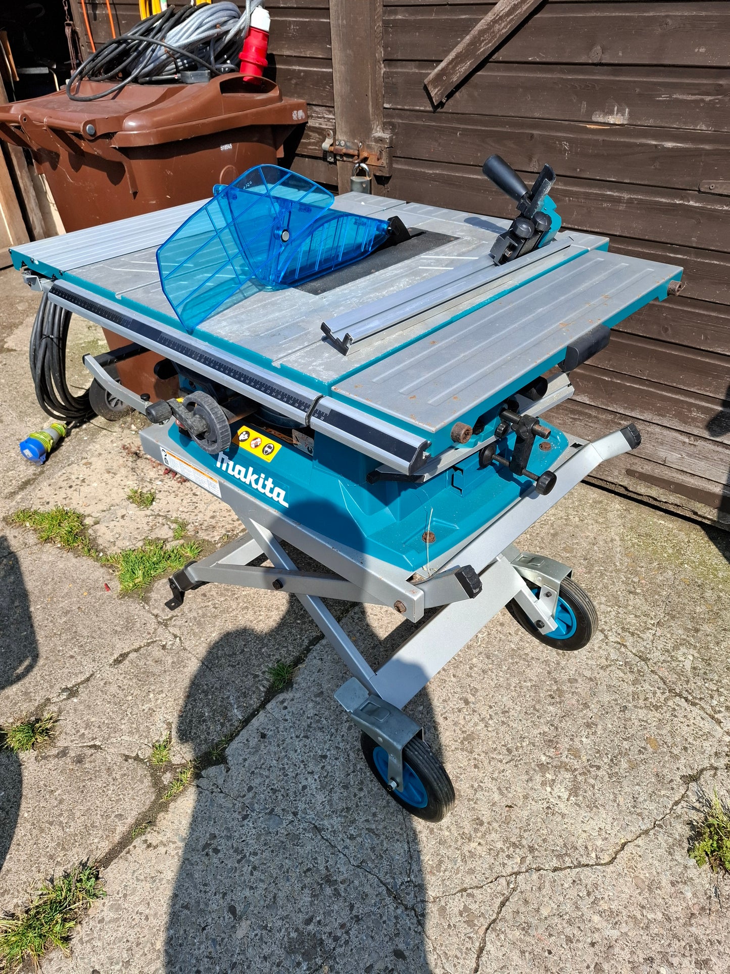Makita MLT 100 Table Saw