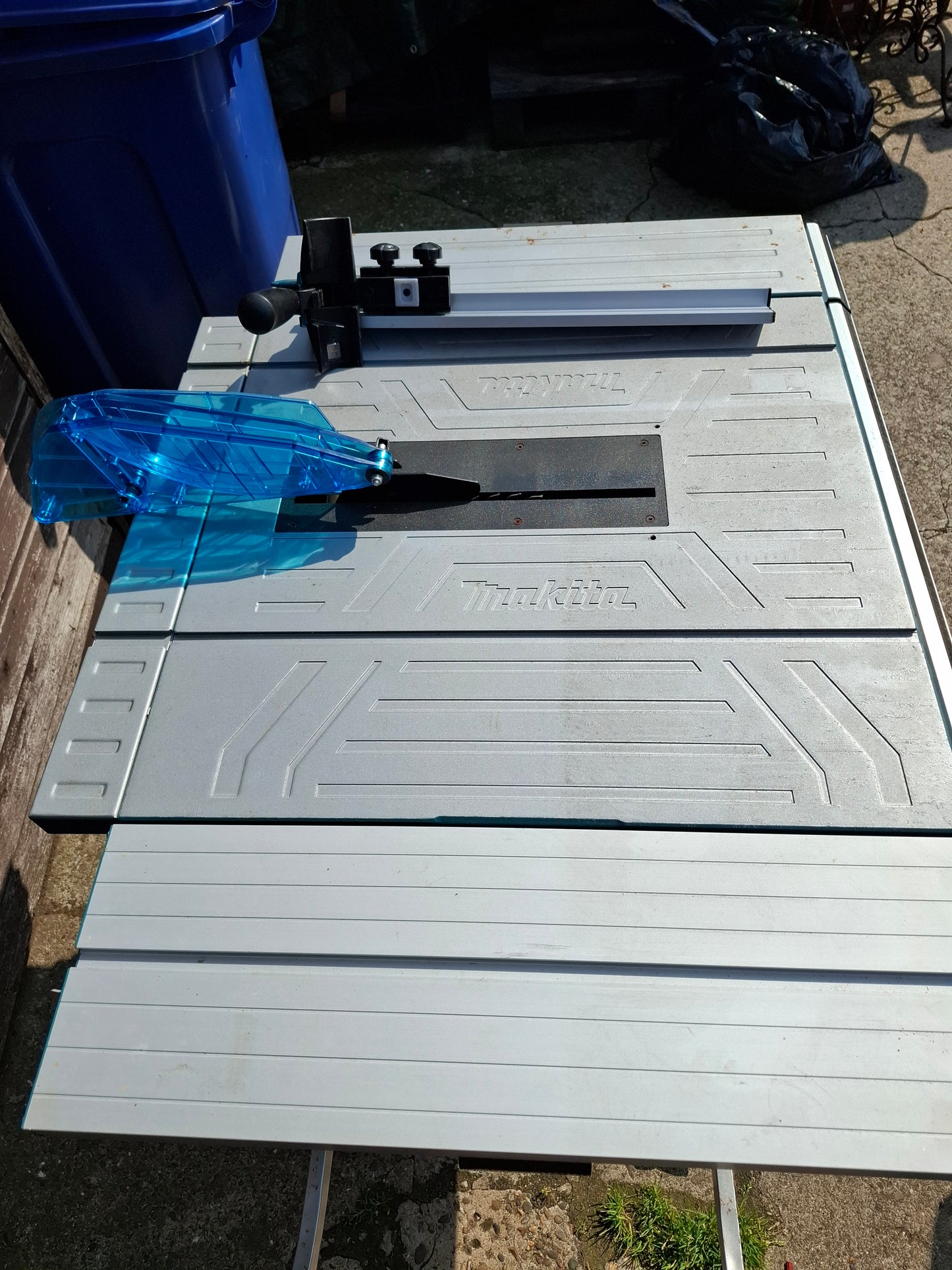 Makita MLT 100 Table Saw