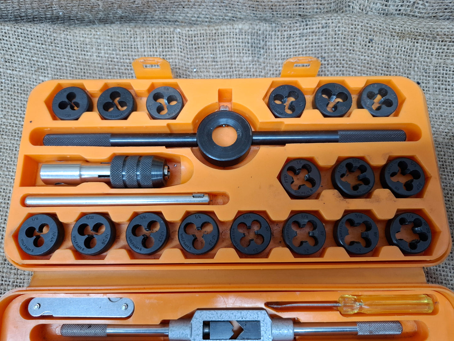 Tap and Die Set Metric and National Fine