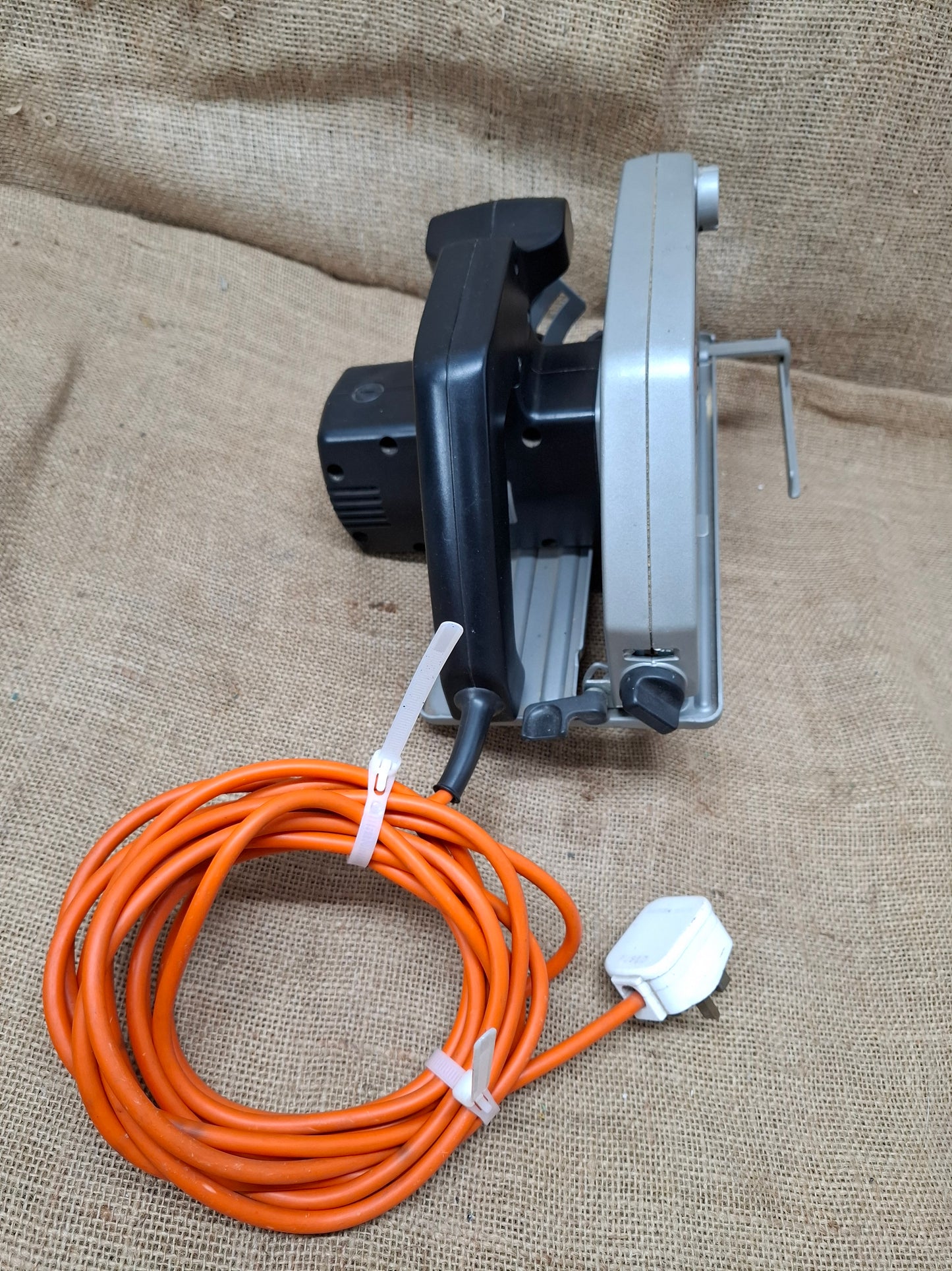 Black & Decker SR 300 Circular Saw