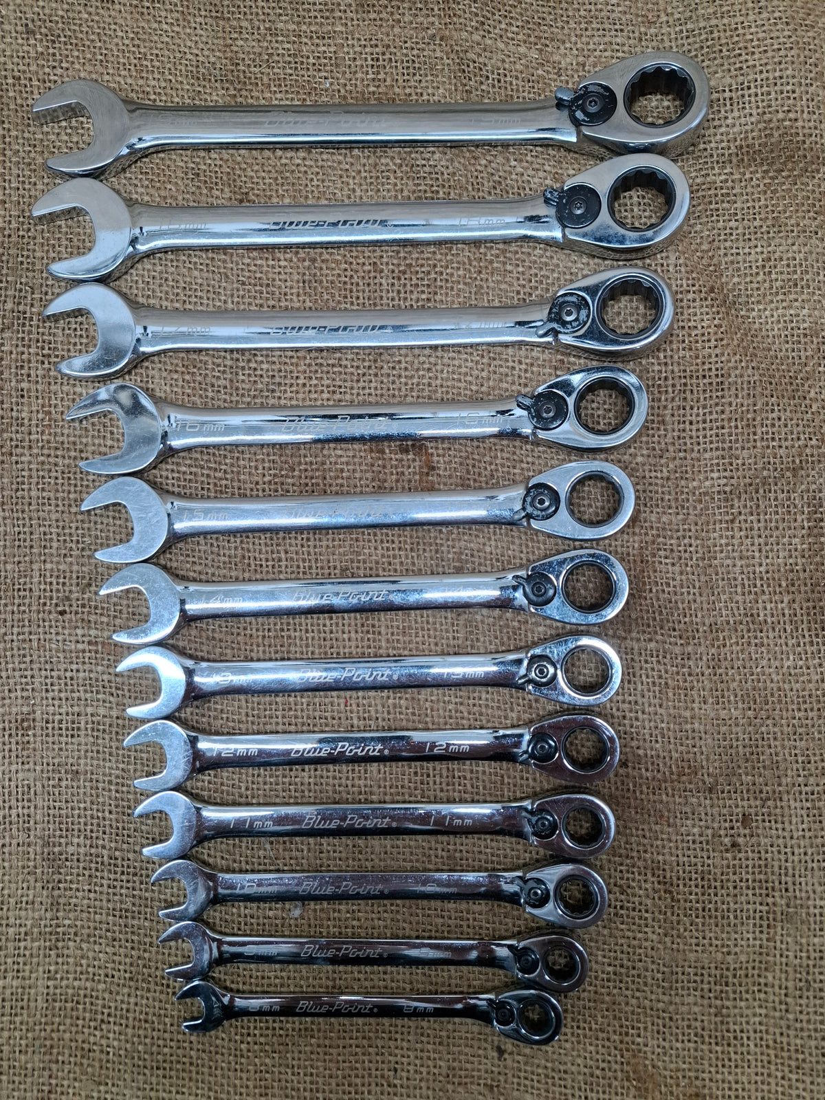 Set of Blue-Point Spanners