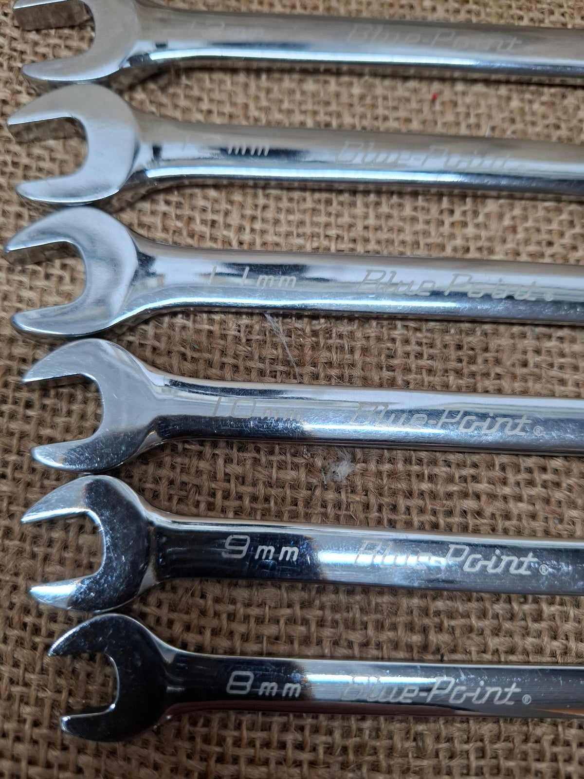 Set of Blue-Point Spanners