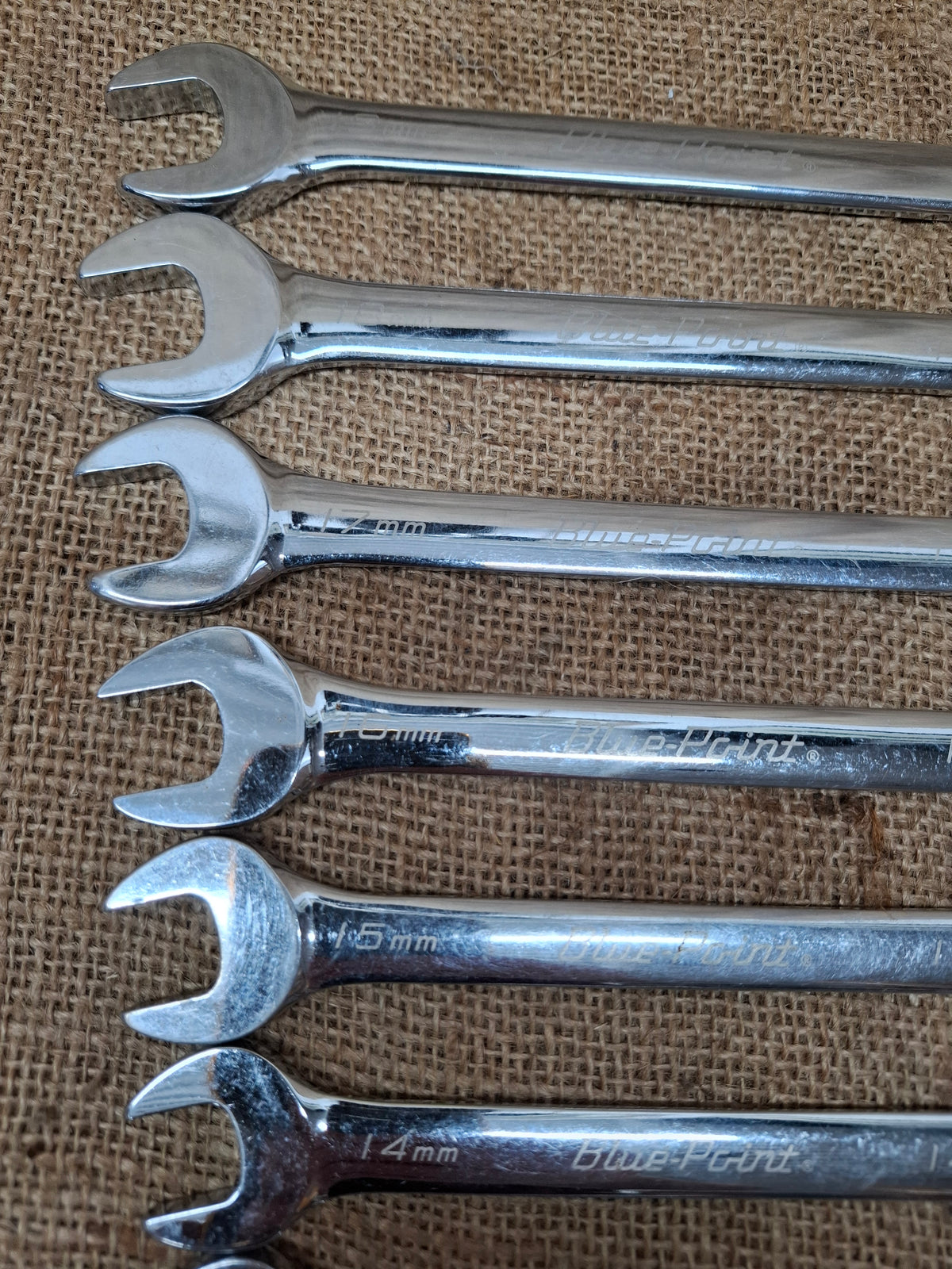 Set of Blue-Point Spanners
